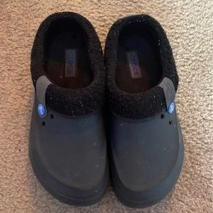Fuzzy crocs